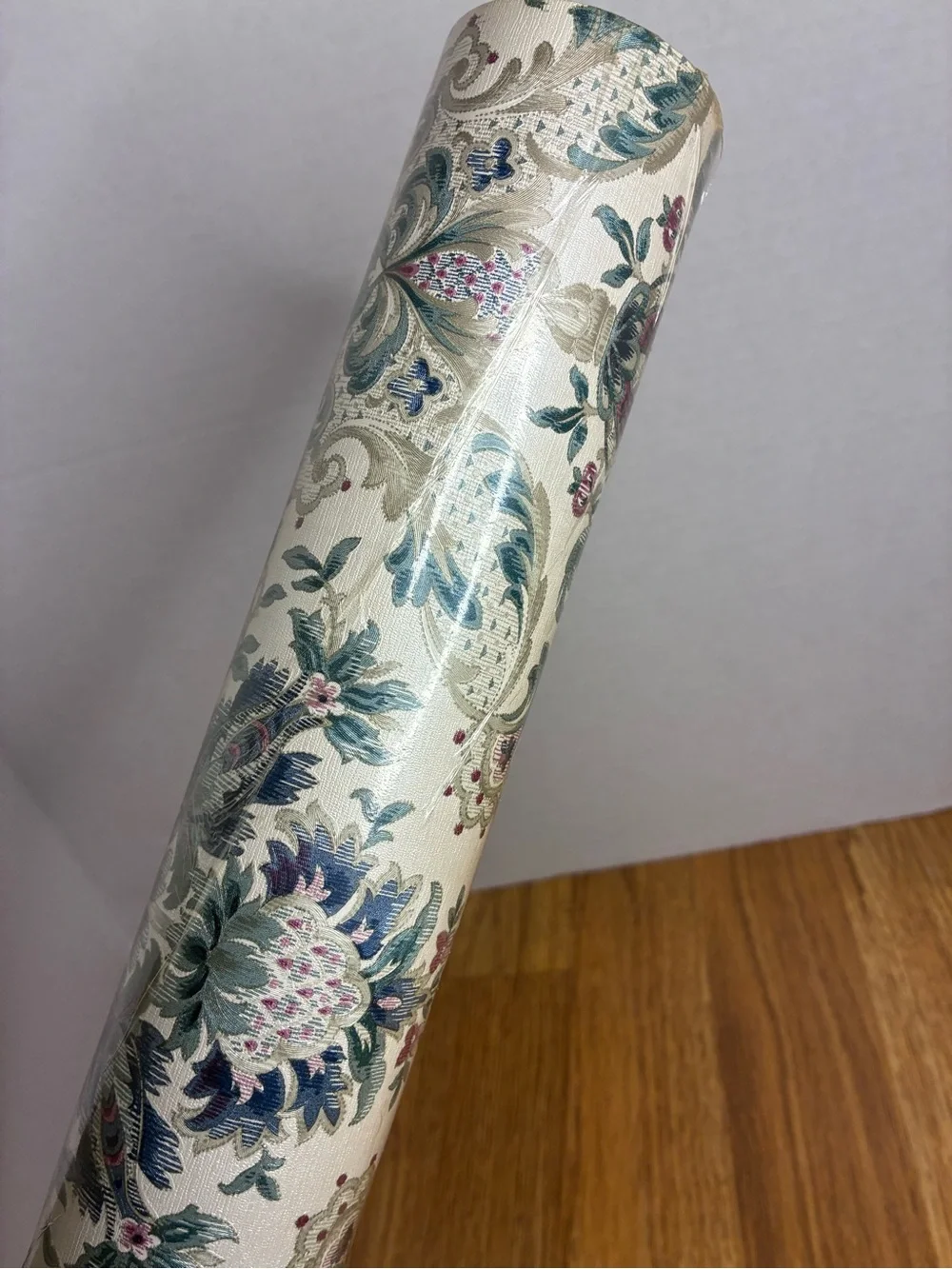 Mirage Mural Vinyl Pre Pasted Solid Sheet Wallpaper Shiny Floral 56 Sq Ft 11 yd
